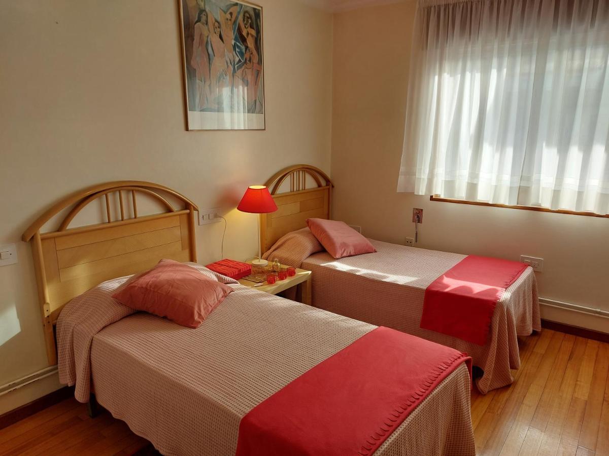 Acogedora Casa De Campo Neda Ngoại thất bức ảnh