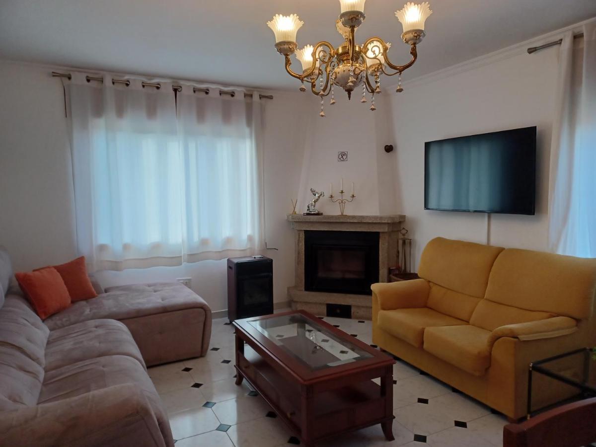 Acogedora Casa De Campo Neda Ngoại thất bức ảnh